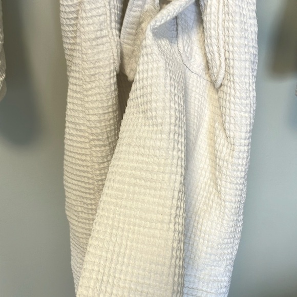 Pottery Barn White Waffle Knit bathrobe S - Picture 4 of 6
